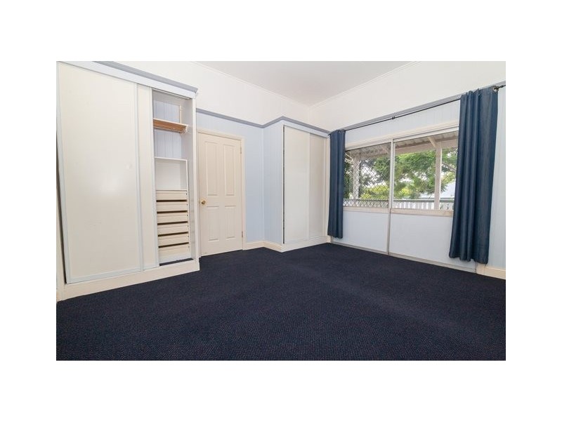 18 Brisbane Street, East Ipswich QLD 4305