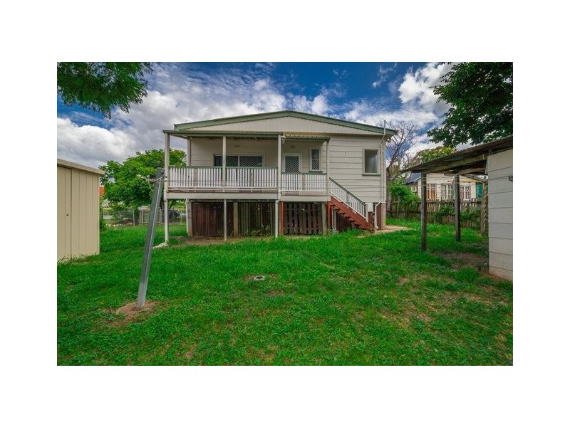 18 Brisbane Street, East Ipswich QLD 4305