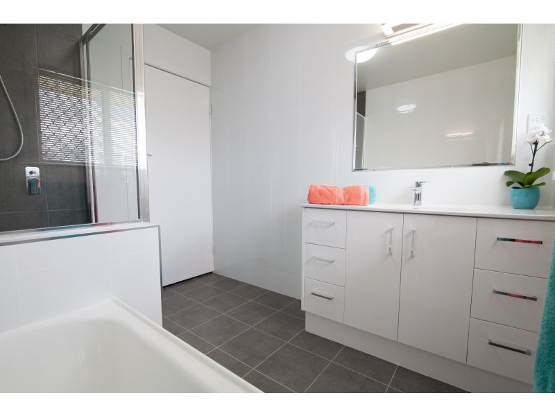 13 Kiah Street, Eastern Heights QLD 4305