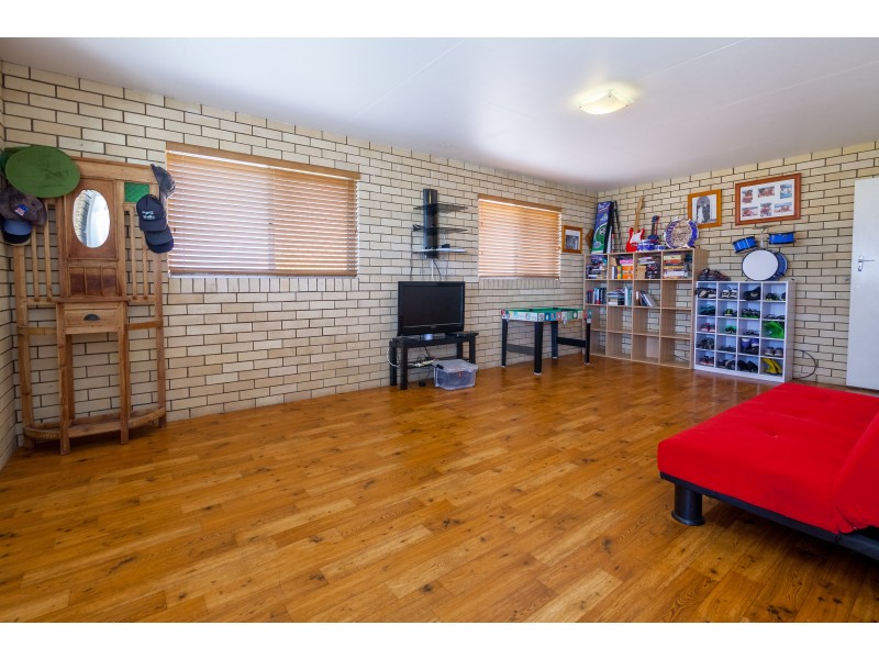 13 Kiah Street, Eastern Heights QLD 4305
