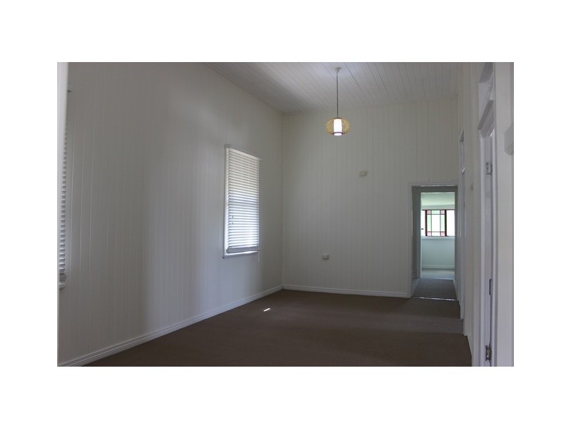 6 Fitzgibbon Street, North Ipswich QLD 4305