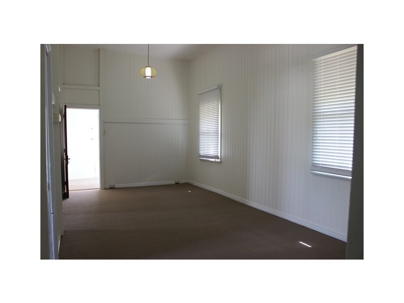 6 Fitzgibbon Street, North Ipswich QLD 4305