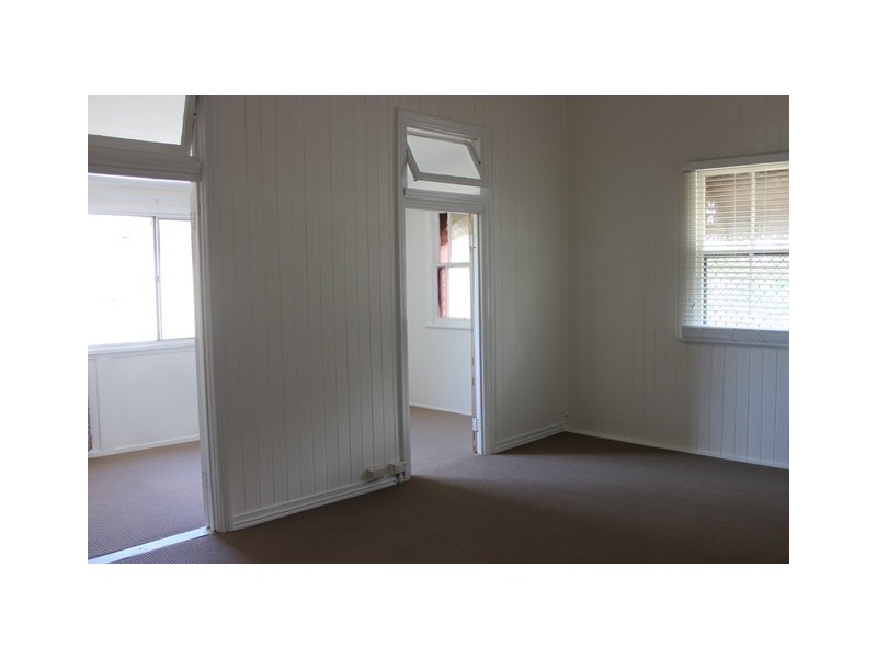 6 Fitzgibbon Street, North Ipswich QLD 4305