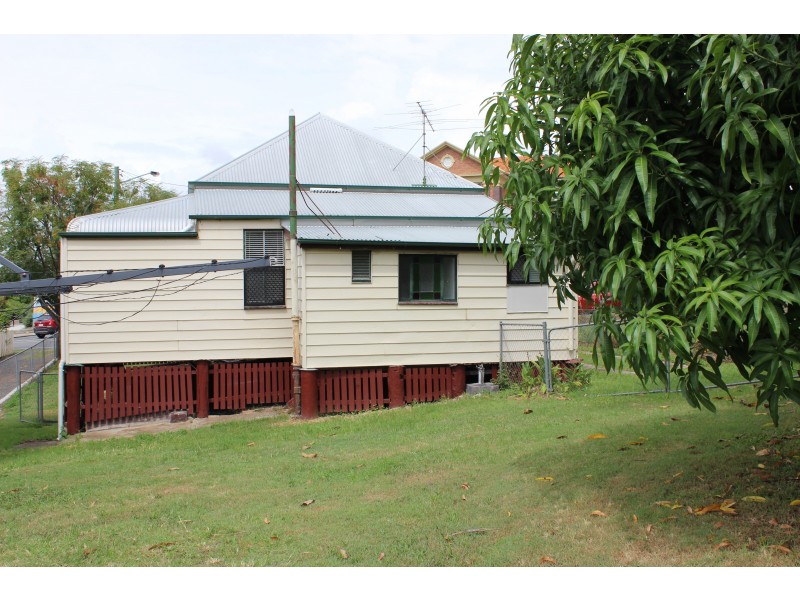 6 Fitzgibbon Street, North Ipswich QLD 4305