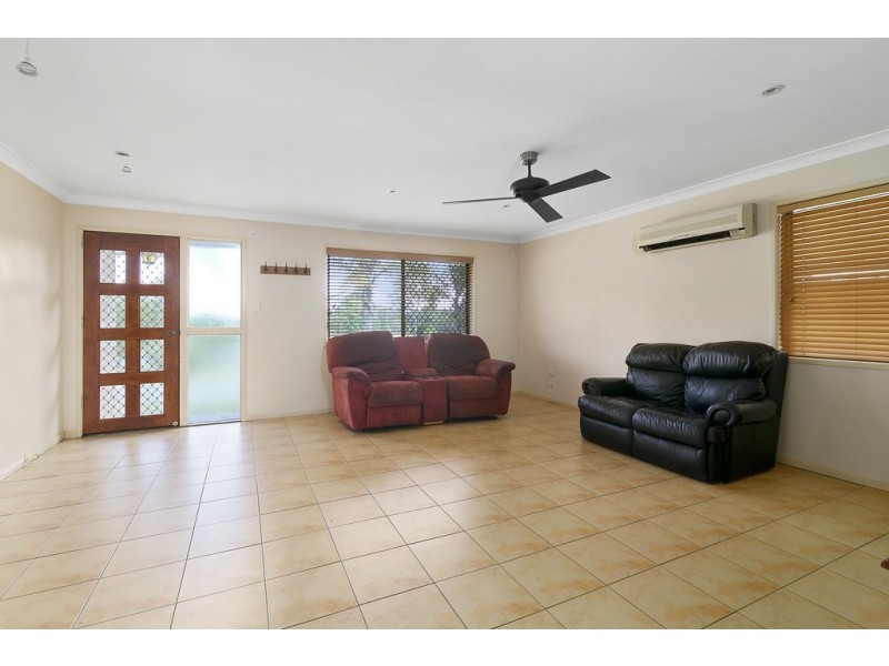 17 Wisteria Street, Walloon QLD 4306