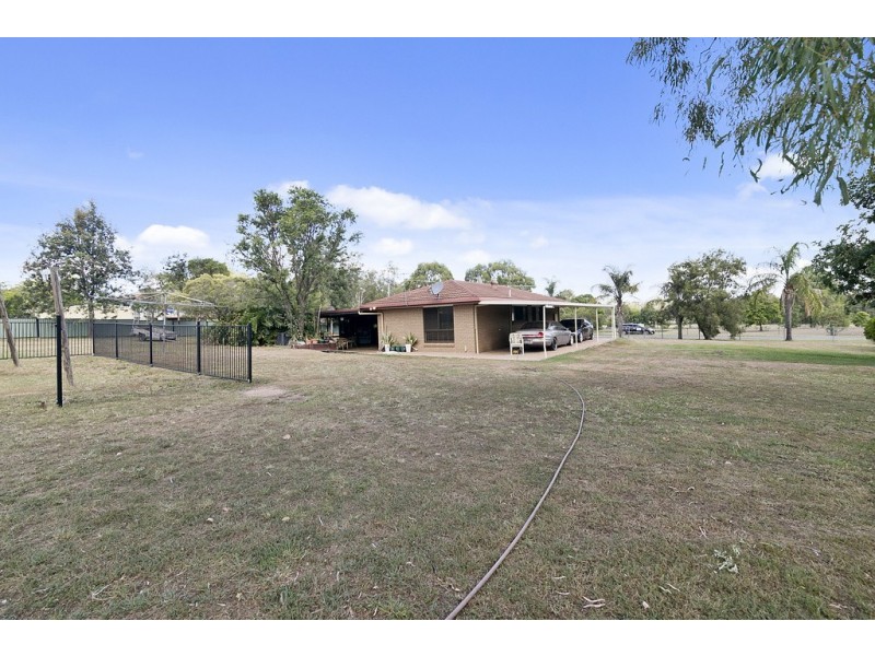 17 Wisteria Street, Walloon QLD 4306
