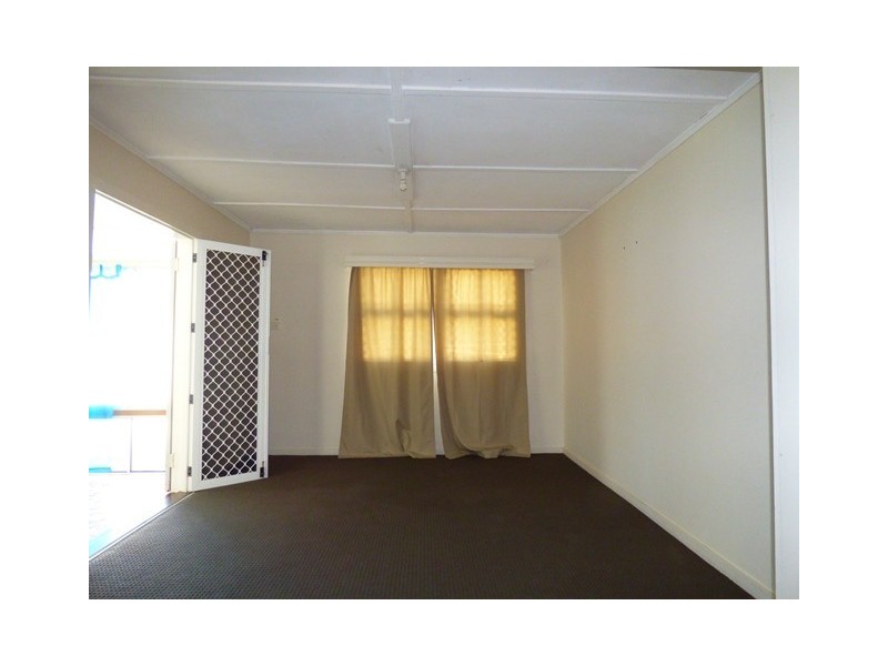 88-90 Blackstone Road, Silkstone QLD 4304