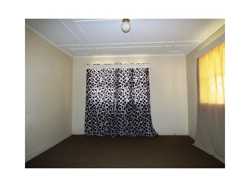 88-90 Blackstone Road, Silkstone QLD 4304