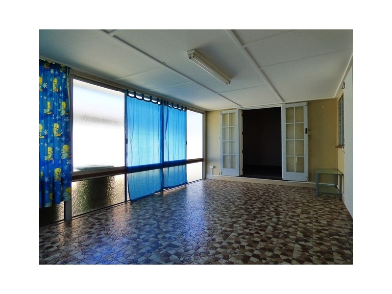 88-90 Blackstone Road, Silkstone QLD 4304