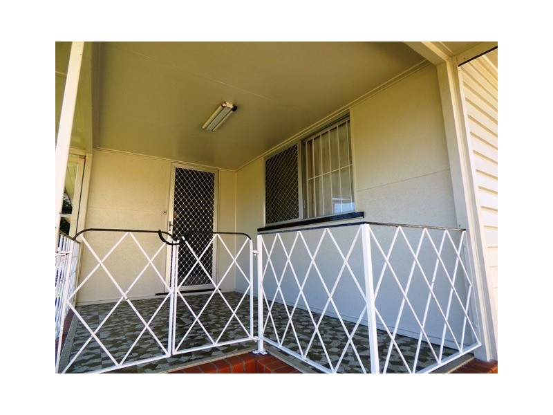 88-90 Blackstone Road, Silkstone QLD 4304