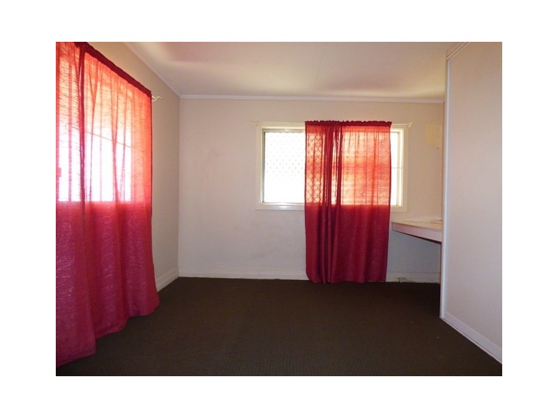 88-90 Blackstone Road, Silkstone QLD 4304