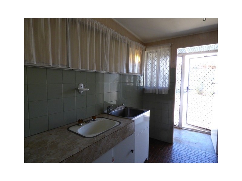 88-90 Blackstone Road, Silkstone QLD 4304