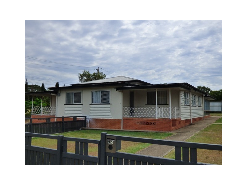 88-90 Blackstone Road, Silkstone QLD 4304