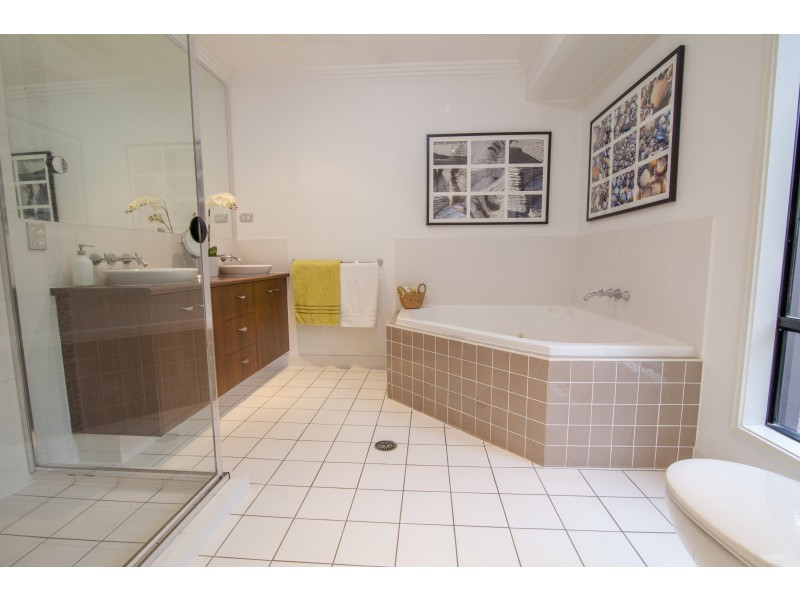 12 Pinto Place, Pine Mountain QLD 4306