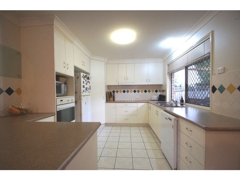 5 Bangalow Crescent, Raceview QLD 4305