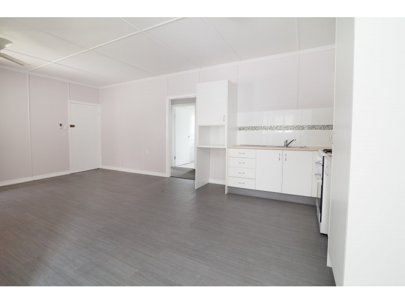 11A Lusitania Street, Newtown QLD 4305