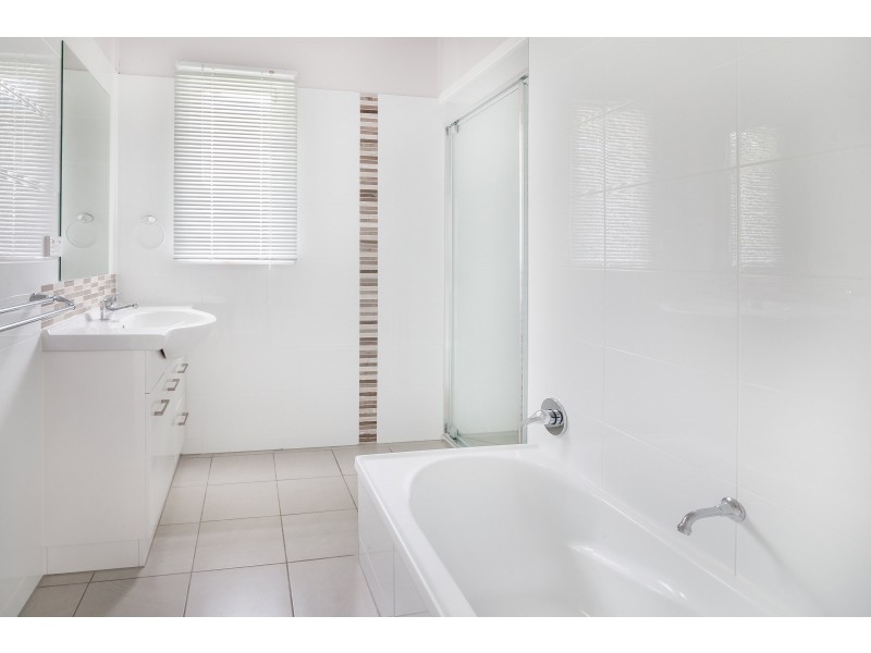 11A Lusitania Street, Newtown QLD 4305