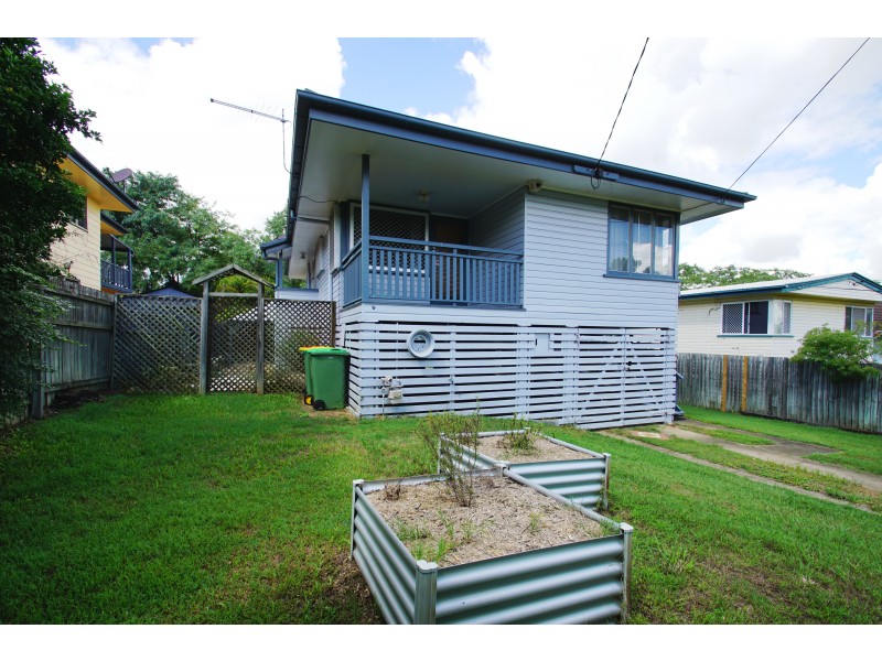 52 Kynance Street, Leichhardt QLD 4305