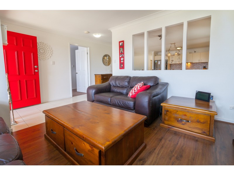 8 Stathis Place, Bundamba QLD 4304