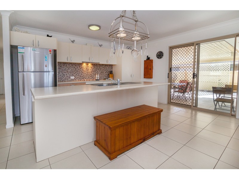 8 Stathis Place, Bundamba QLD 4304