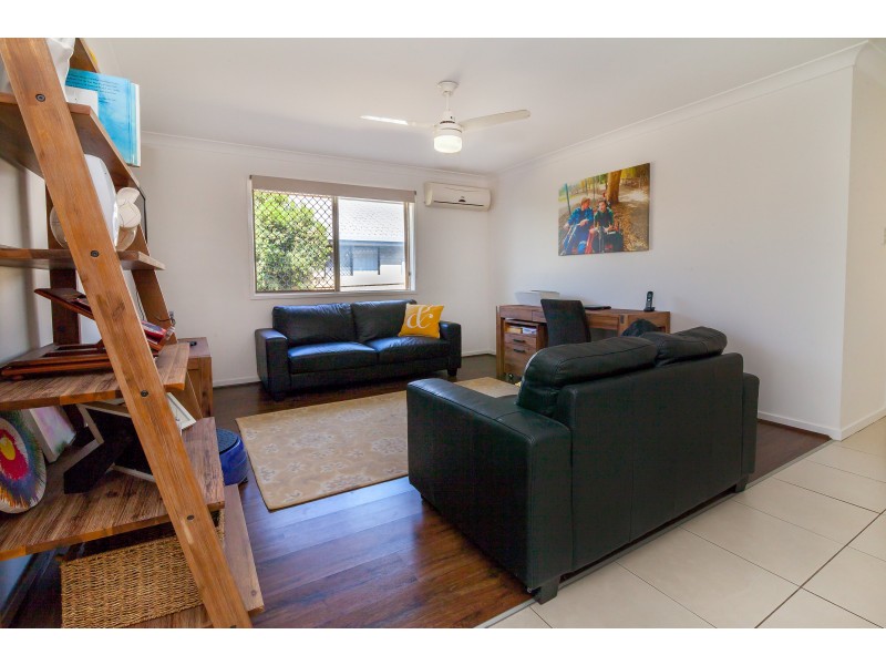 8 Stathis Place, Bundamba QLD 4304