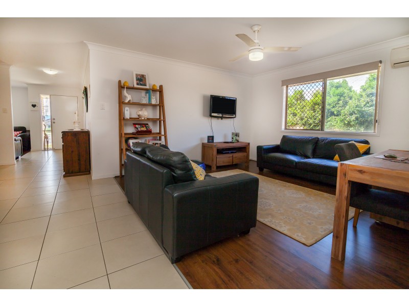 8 Stathis Place, Bundamba QLD 4304