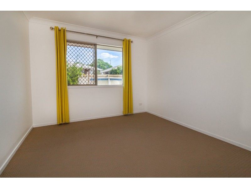 8 Stathis Place, Bundamba QLD 4304