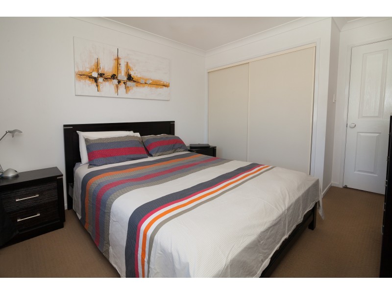 8 Stathis Place, Bundamba QLD 4304