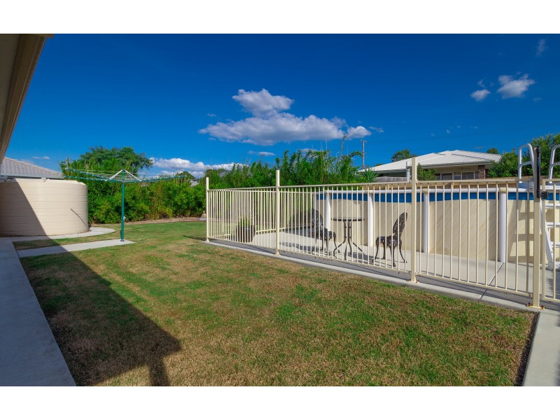 8 Stathis Place, Bundamba QLD 4304