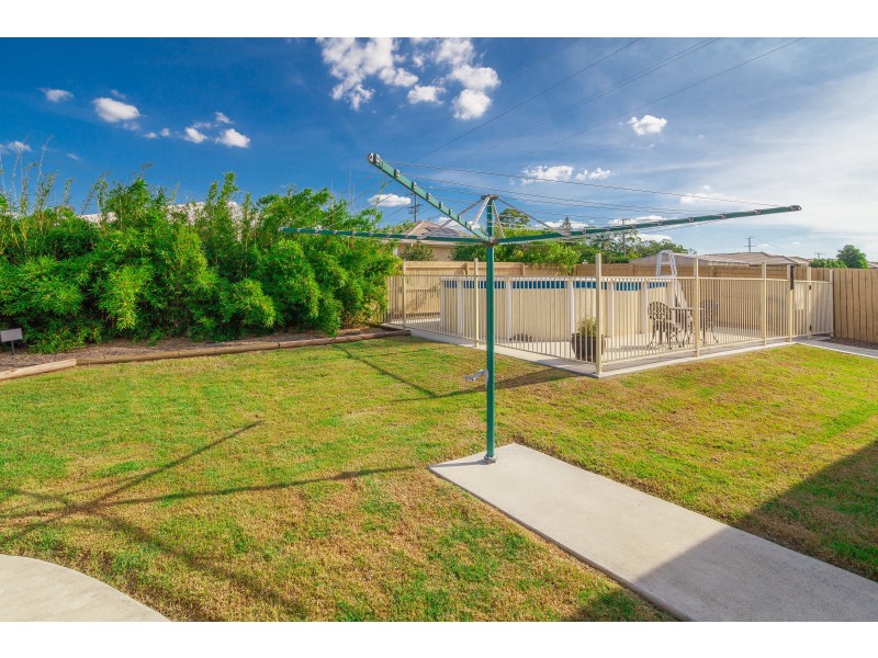 8 Stathis Place, Bundamba QLD 4304