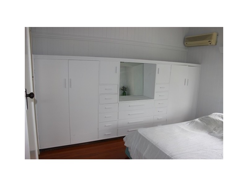 13 North Street, North Ipswich QLD 4305