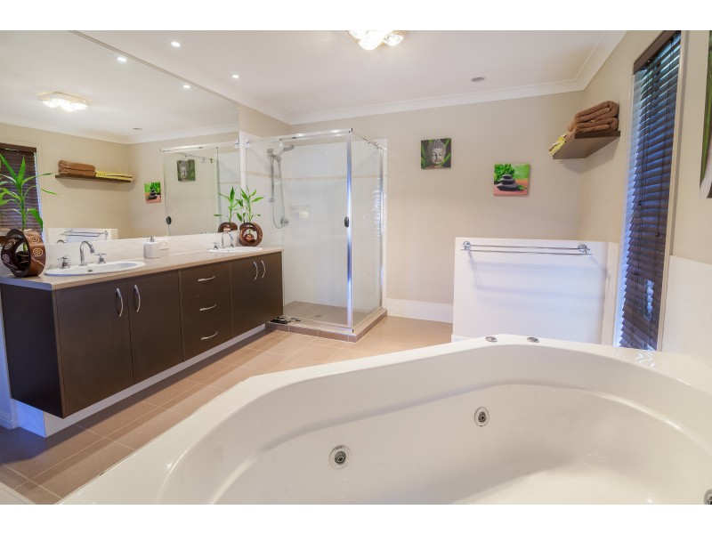 6 Emerson Crescent, Brassall QLD 4305