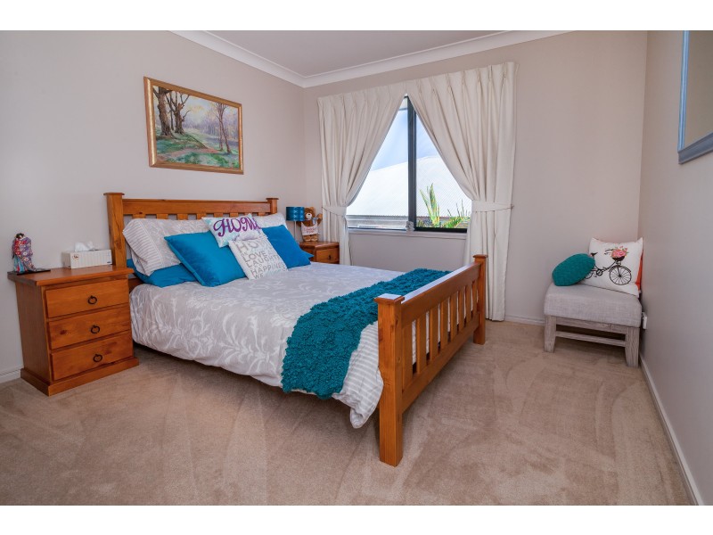 6 Emerson Crescent, Brassall QLD 4305