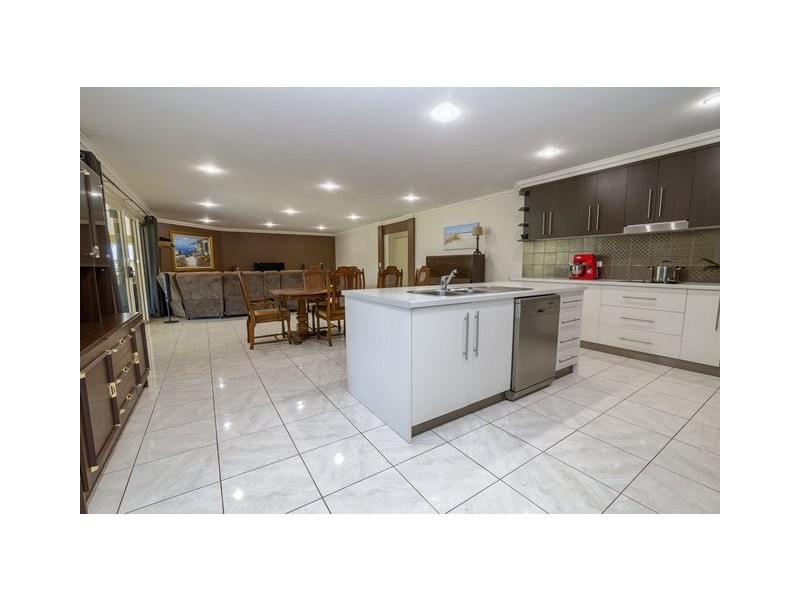 25 Bayliss Road, South Ripley QLD 4306