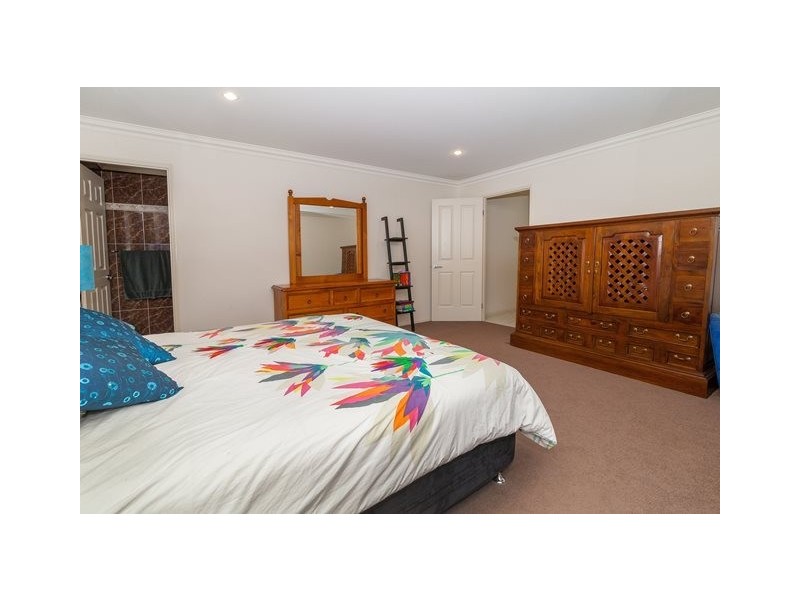 25 Bayliss Road, South Ripley QLD 4306