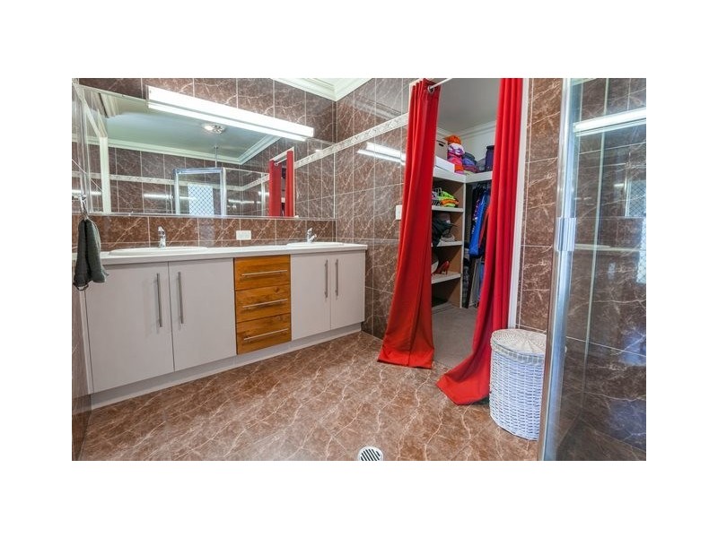 25 Bayliss Road, South Ripley QLD 4306