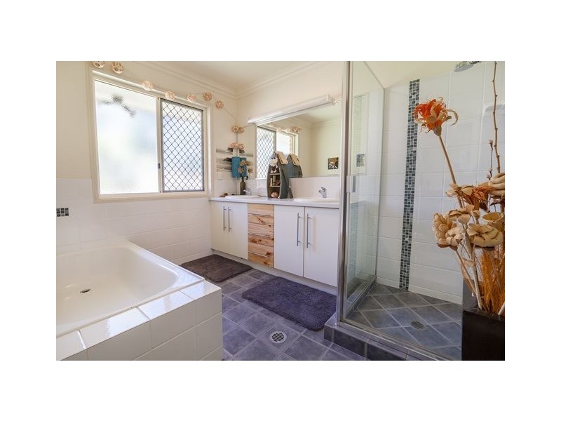 25 Bayliss Road, South Ripley QLD 4306