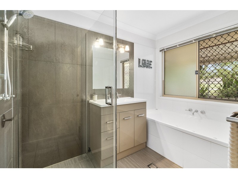 35 Elm Road, Walloon QLD 4306