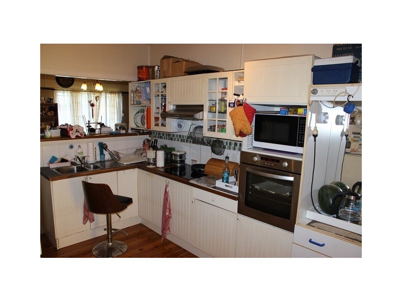 18 Gomer Street, Booval QLD 4304