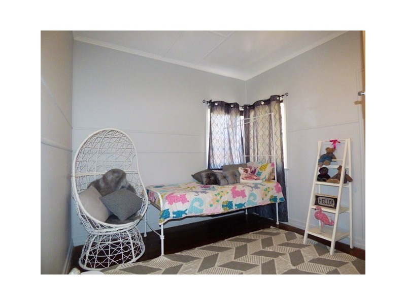 10 Margaret Street, Booval QLD 4304