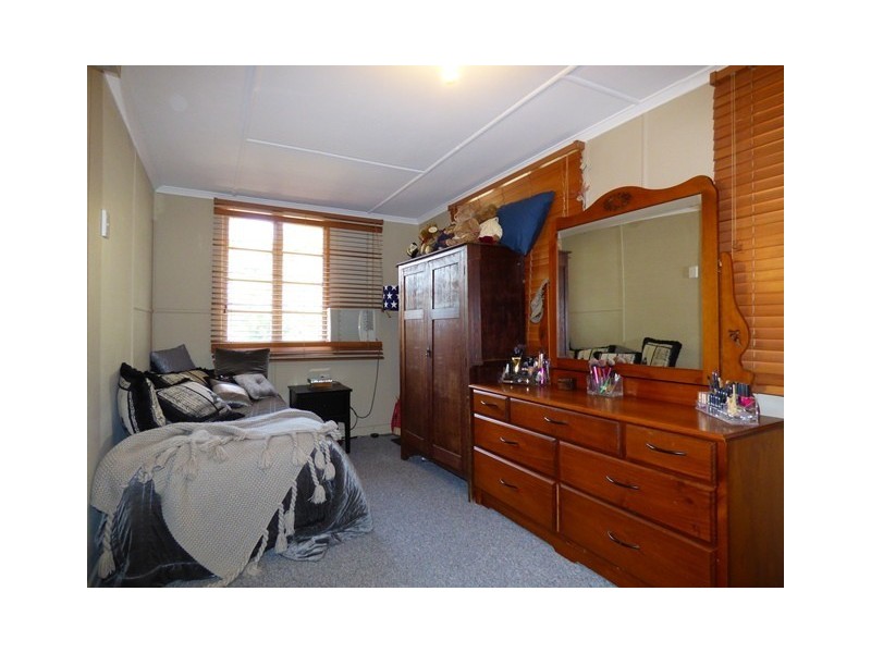 10 Margaret Street, Booval QLD 4304