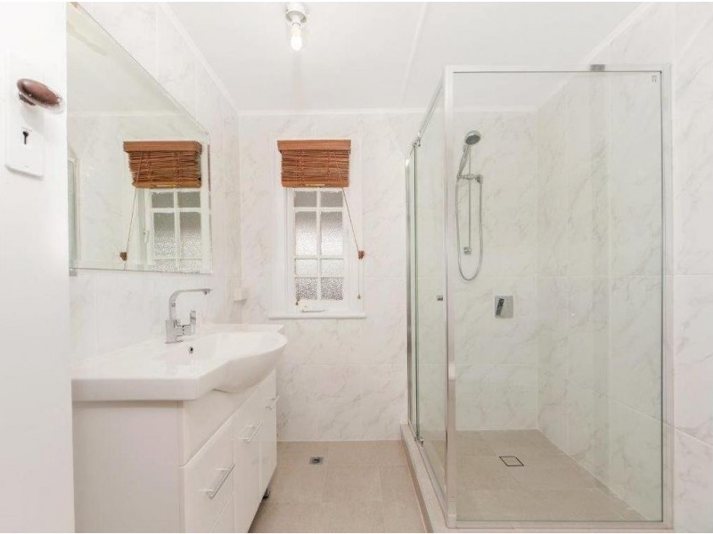 89 Brisbane Road, Newtown QLD 4305