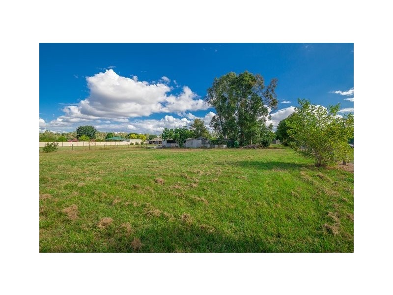 11 Burns Street, Fernvale QLD 4306