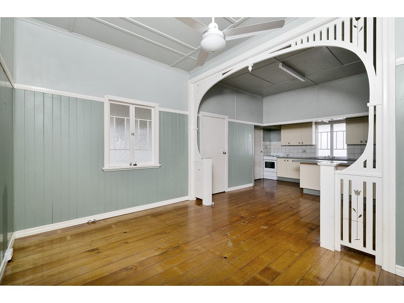 177 Blackstone Road, Silkstone QLD 4304