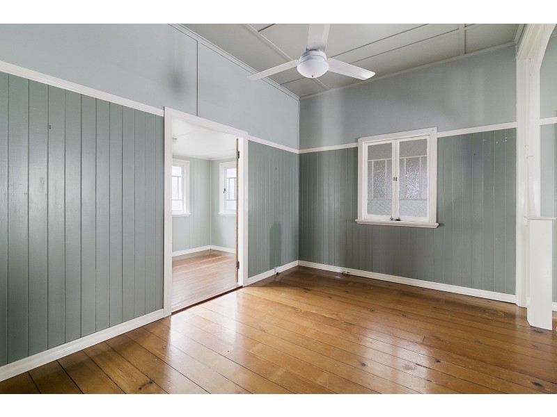 177 Blackstone Road, Silkstone QLD 4304