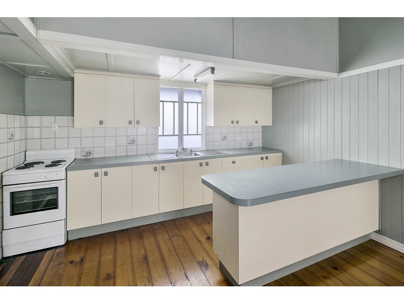 177 Blackstone Road, Silkstone QLD 4304