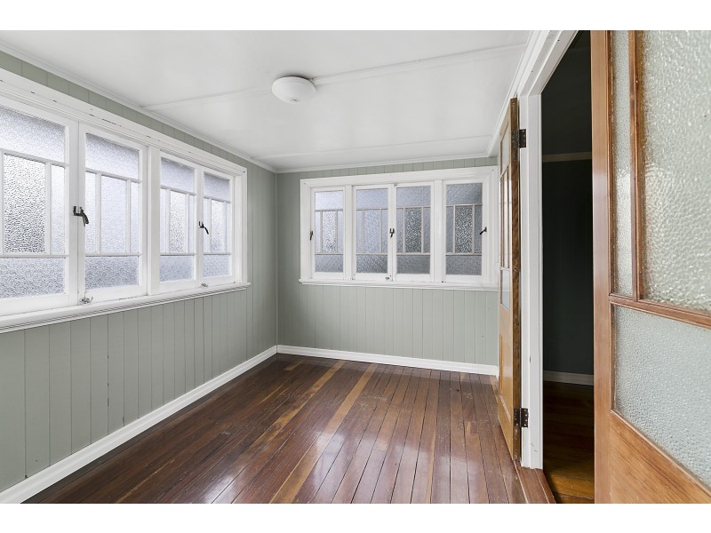 177 Blackstone Road, Silkstone QLD 4304