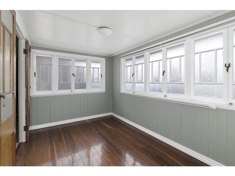 177 Blackstone Road, Silkstone QLD 4304