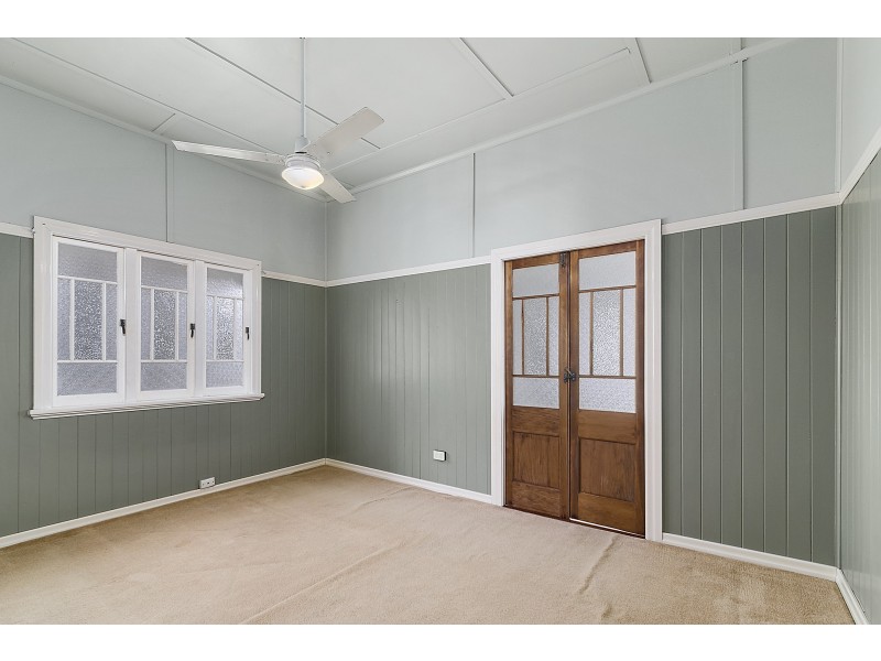 177 Blackstone Road, Silkstone QLD 4304