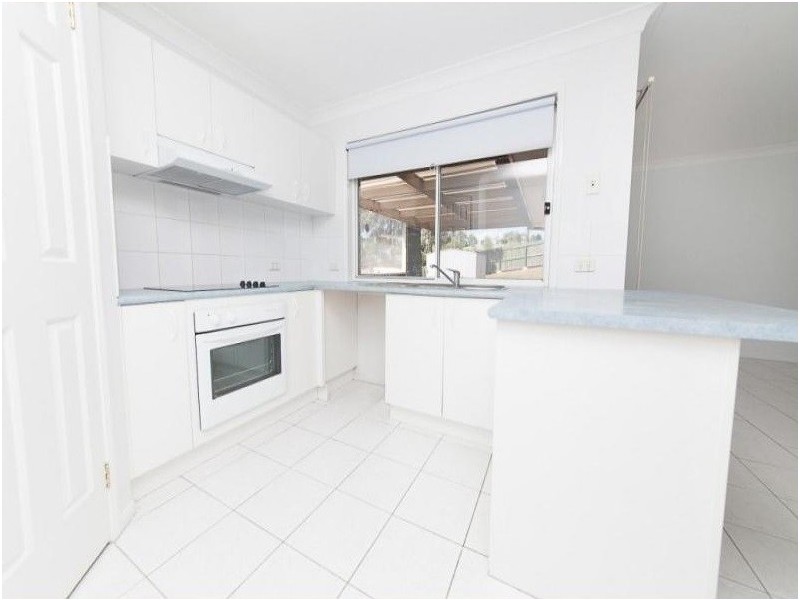 87 Sandalwood Drive, Yamanto QLD 4305